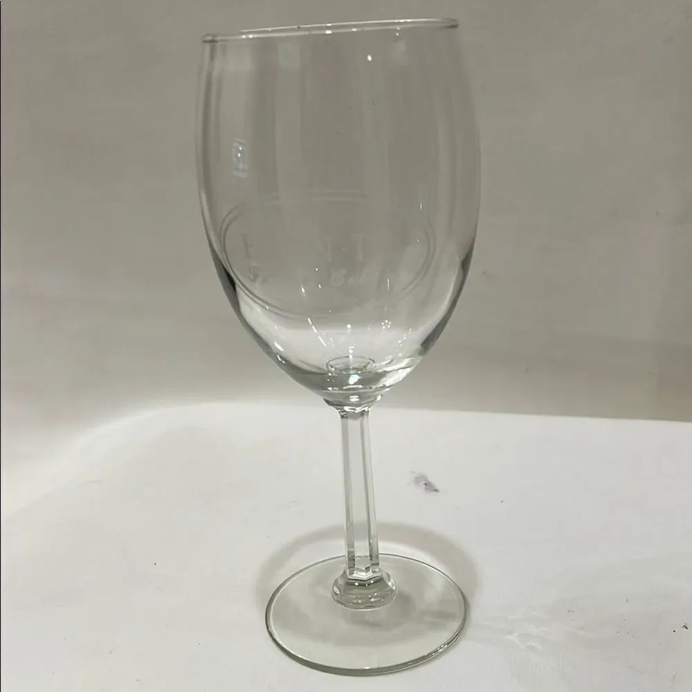 Ponte Family Estate White Wine Glass 8 Oz 7 1/4 In Tall 2 1/2 In Round Drinkware
